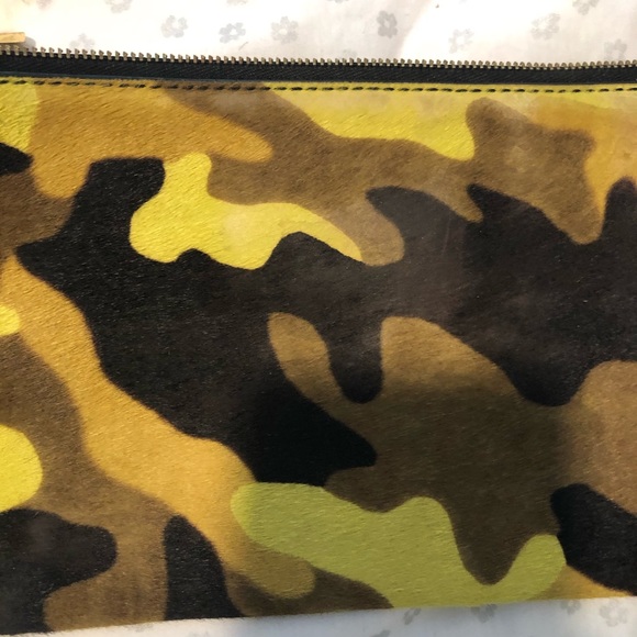 Michaels Kors authentic camo clutch - Picture 5 of 5
